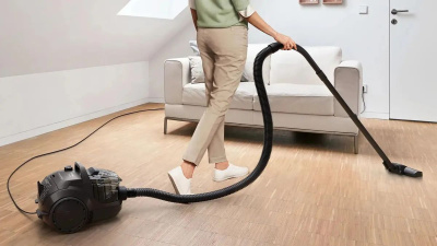 ������� Bosch Serie 4 BGC21X300 550�� ������